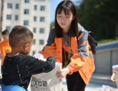 小姐姐鼓师,共筑和谐校园乐章